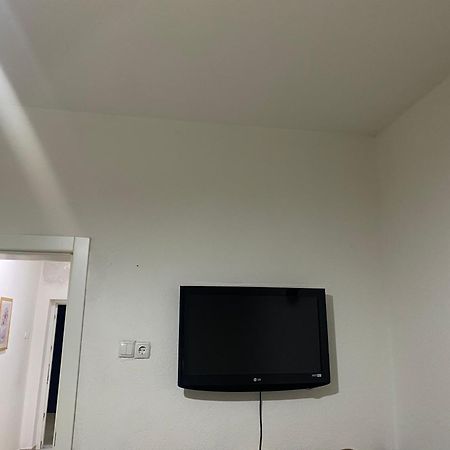 Shtepi Me Qira Ne Mitrovice Apartment Kosovska Mitrovica Exterior photo
